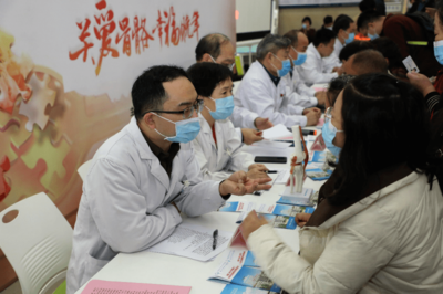 &ldquo;關(guān)愛骨科 幸福晚年&rdquo;-鄭州市骨科醫(yī)院2021年世界關(guān)節(jié)炎日大型義診及科技惠民活動(dòng)成功舉辦