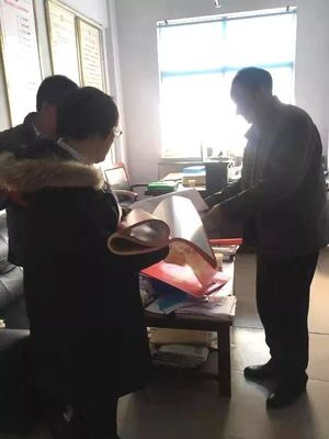 支行風(fēng)采丨湯莊支行開展“送財神送福包送服務(wù)”進街道