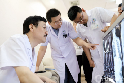 紅會醫(yī)院院長郝定均當選西安市第十六屆人大常委會委員